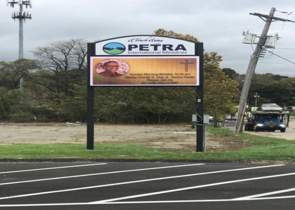 Outdoor Advertising Smd Led Display Screen Billboard IP68 8mm 7000 Nits Brightness