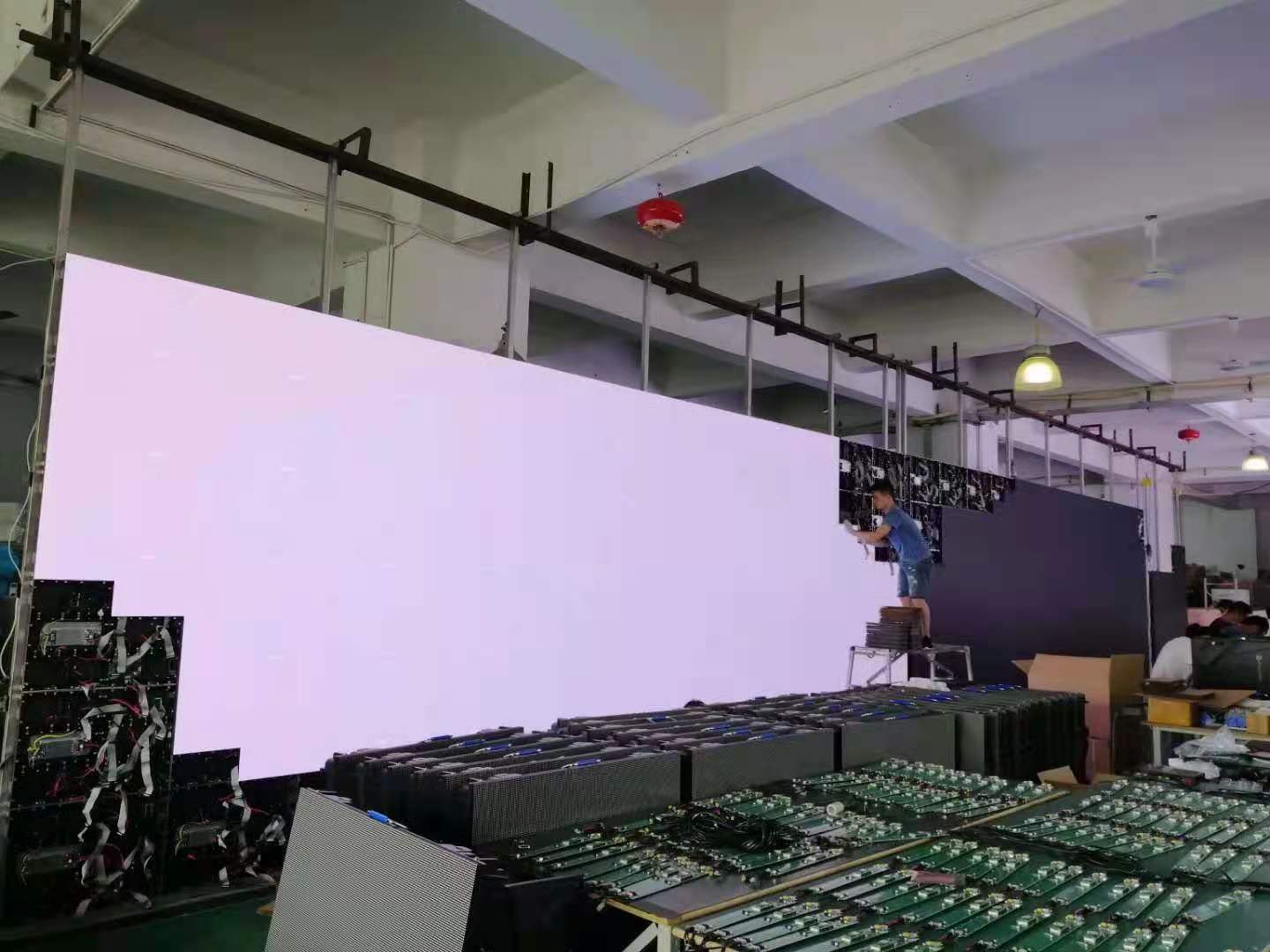 Высокое разрешение наружного Wi-Fi Двойные стороны светодиодные знаки P6 Front Service Led Billboard