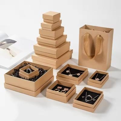 Boîtes cadeaux en carton personnalisées écologiques avec insert en mousse