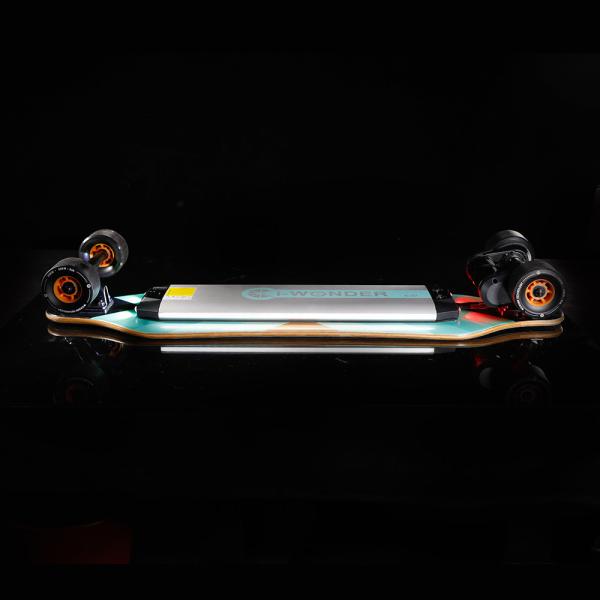 Long Range Electric Skateboard For Adults , Motorized Longboard Skateboard 4 Wheel