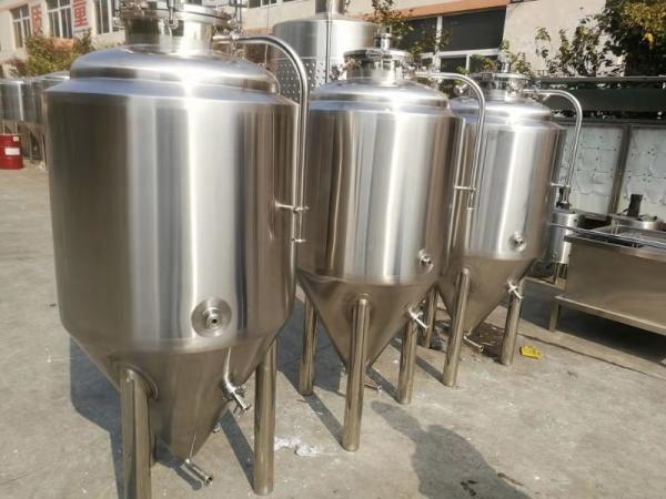 Heat / Cold Insulation Ss Brewing Fermenter , Cylindrical Fermenter With Jacket