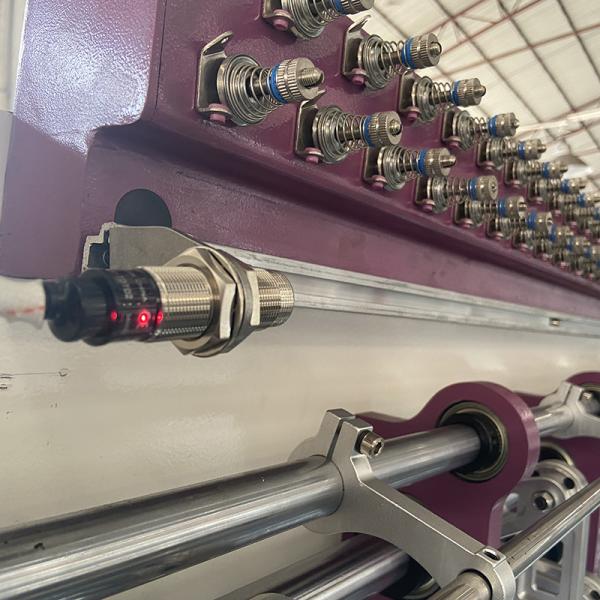 Máquina estofando do colchão de Commputerized da máquina da multi agulha de ZOLYTECH para as edredões