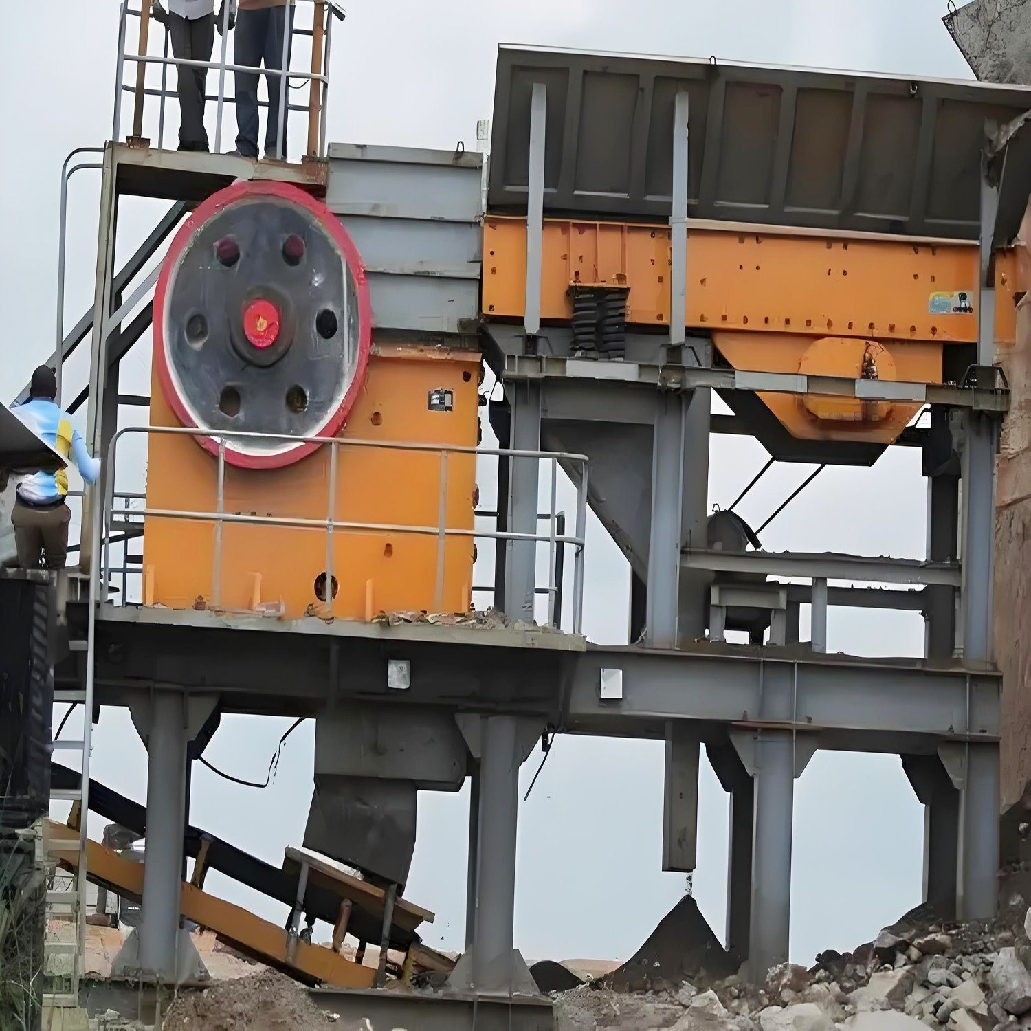 Complete Rock Crushing Machine Stone Jaw Crusher with Screening Line at Affordable