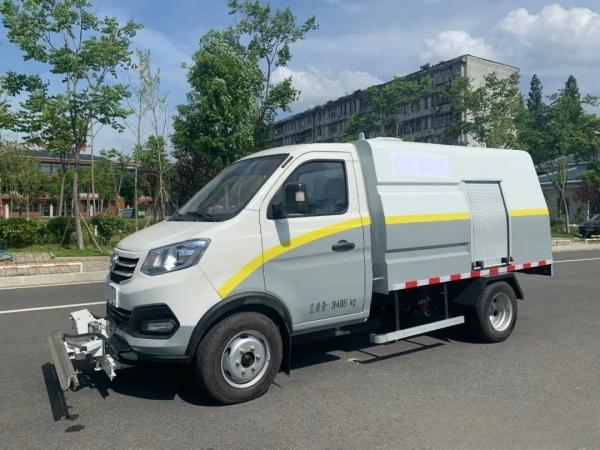 Dongfeng Pure Electric Road Maintenance Vehicle for Sustainable Maintenance