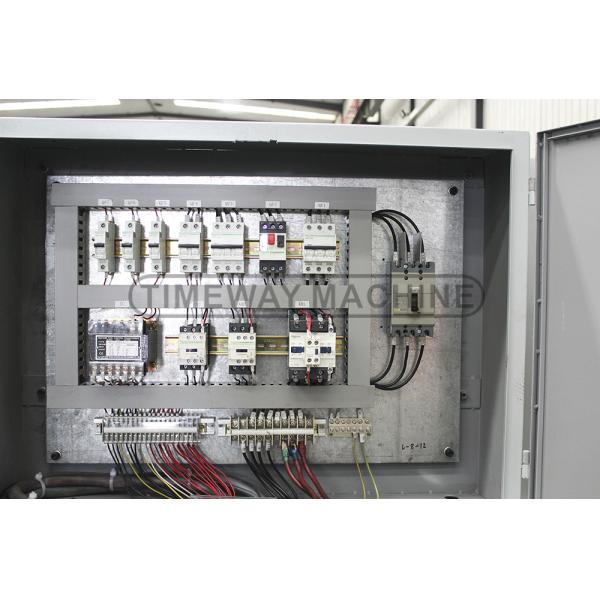 3900 KG Weight 3725x1473x1622 mm Hot Engine Lathe Metal Turning Machine for Thread Cutting