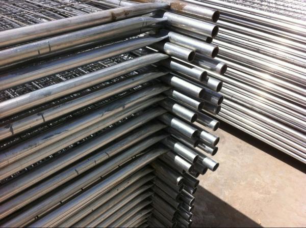 Mobile Temporary Aluminum Fence / Mesh Pool Safety Fence Q195 / Q235 Materials