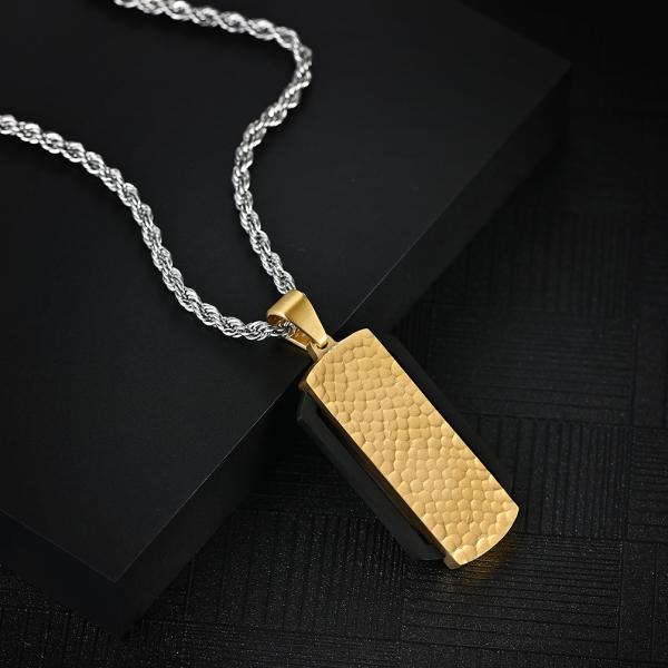 En stock pendentifs en acier inoxydable et en or colliers usine en gros colliers pour hommes