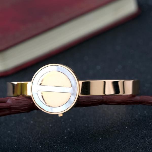 OEM high quality Charm fashion rose gold metal stainless steel bracelet for women Meta and Shell Bracelet