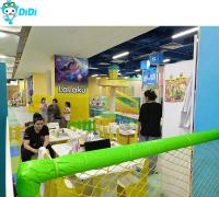 Parque de juegos dinámico a medida para niños