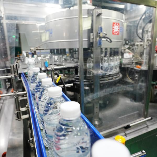 Yunnan Honghe Customer Site, 54,000 Bottles Per Hour High-speed OPP Labeling Machine