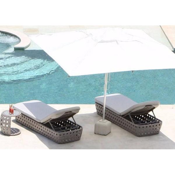 Aluminum Frame Outdoor Pool Sunbed and Round Coffee Table Set for Patio Relaxation