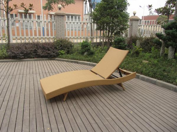 Patio PE Rattan Lounge Chair , Modern Comfortable Chaise Lounge