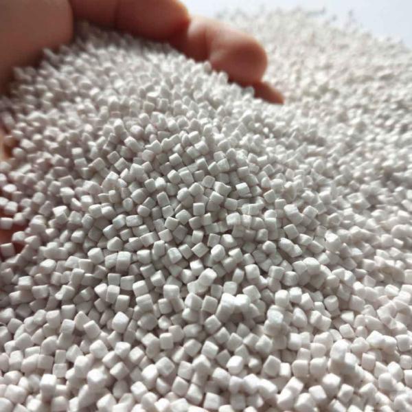 PC composé de qualité V0 pour additifs plastiques