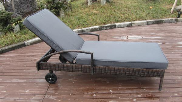Adjustable Rattan Sun Lounger , Patio / Garden / Beach Lounger