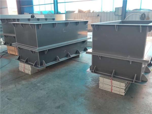 Tubos de enfriamiento puros del titanio Gr2 para el tanque de la galjanoplastia de Chrome