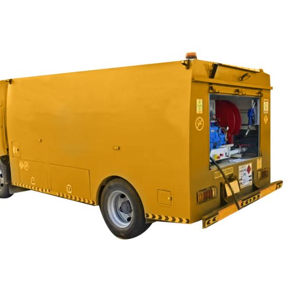 6000 Liter Fuel Oil Tanker Truck Manual Transmission Refueling Tank Truck Customized