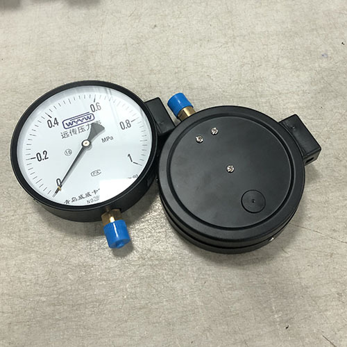 Pressure Transmitter with Local Indicator and 1.5