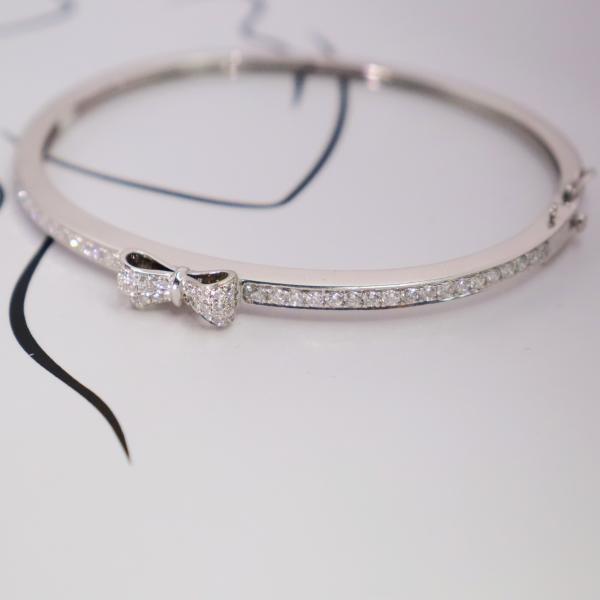 18K Solid Gold Classic Bracelet with Custom Bowknot VVS Diamond for Women for Wedding or Party Fashion Lab Grown Jewelry Gift