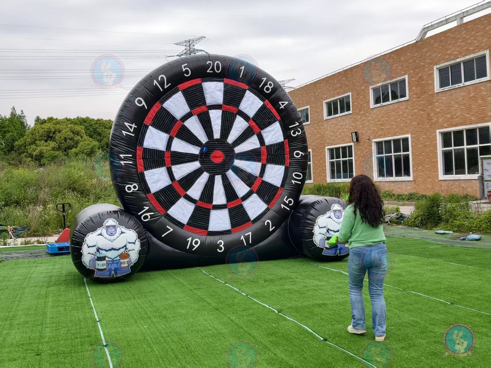 Commercial Giant Inflatable Axe Throw Game with Soft Foam Axes for Carnival, Events & Team BuildingGiant Sticky Axe Throwing Target for EventsCommercial GiantInflatable Axe Throw Game with Soft Sticky