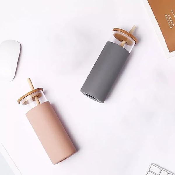 Reusable Design 20oz 17oz Water Bottle Residential Glass Juice Tumbler Glass Drinking Bottle With Silicone Sleeve Eco Friendly Stylish