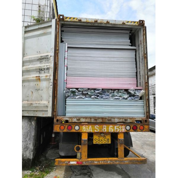 Multiwall 4*8feet Clear Polycarbonate Hollow Sheet 10mm Thick Twinwall Panel Providing Lightweight Durable Solution with UV Protection and High Strength for Awning and Canopy