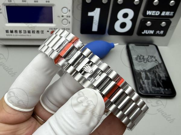 Super Clone Semaine Date 40MM Mouvement 3255 Qualité propre
