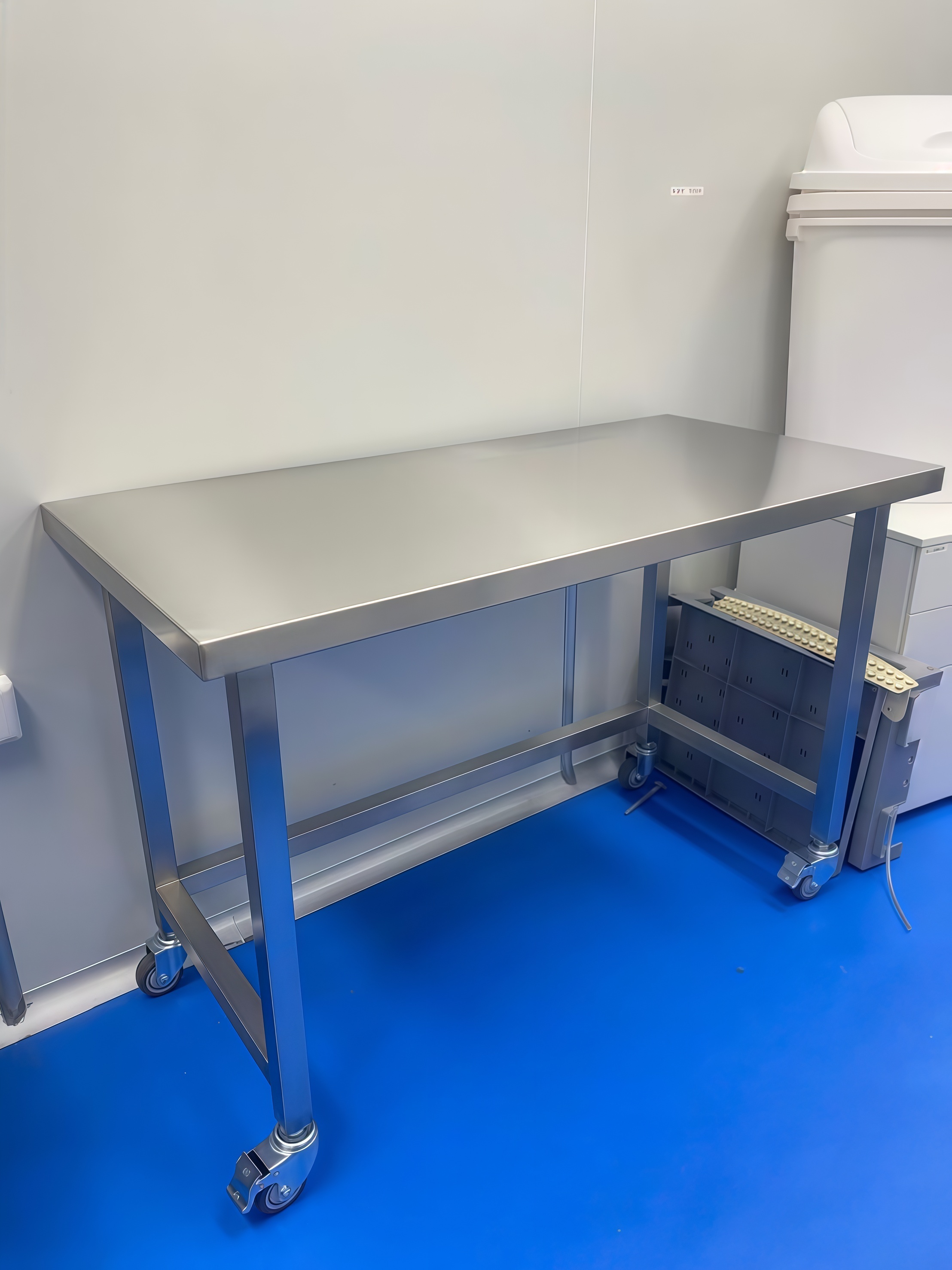 Chemical Resistant Cleanroom Shoe Rack Heavy Duty Cleanroom Gowning Bench