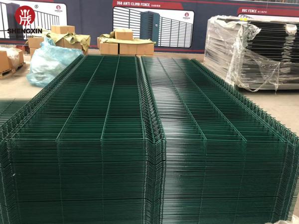 1.43m  Security 3D Curved PVC Powder Coated Wire Mesh Fence Panels V fold