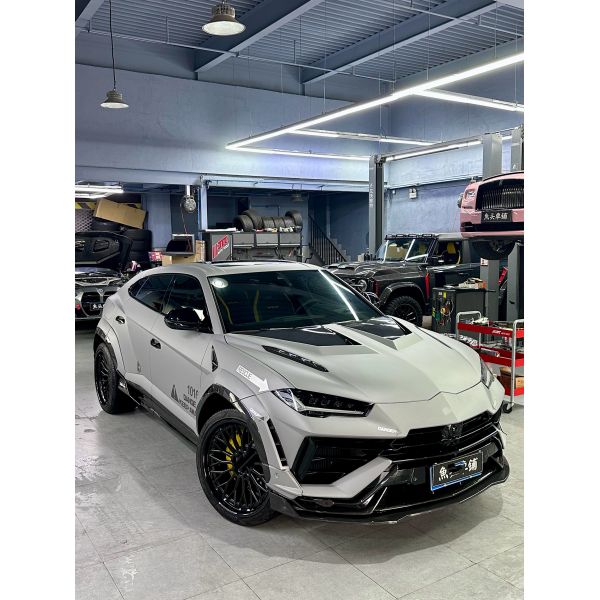 1016 Lamborghini Body Kit Auto Body Kit With Rear Diffuser Spoiler Hood