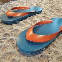 Gran escultura de acero inoxidable al aire libre Flip Flop Arte de metal pintado público