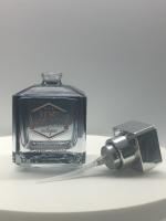 Cor de vidro vazia do inclinação do recipiente do perfume 50ml da forma quadrada