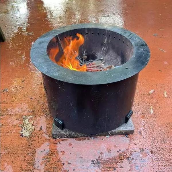 Fogão de acampamento portátil do aço carbono em volta do poço sem fumo ardente de madeira do fogo