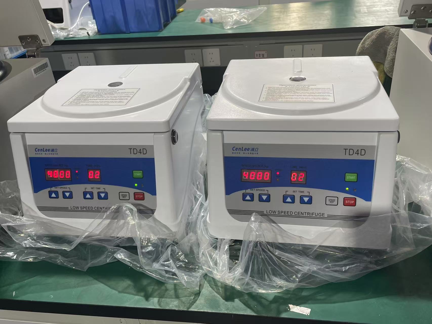 CE Factory Portable 4000rpm 12 Tubes 5ml 10ml Vacuum Tube Clinical Laboratory Low Speed Centrifuge Table Top Plasma Centrifuge