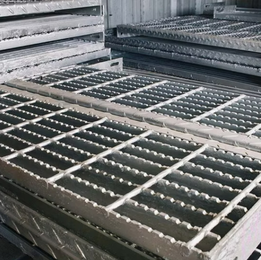 Hot Dipped Galvanized Plain Serrated Bar Steel Grating with Customizable Sizes for Industrial Platforms