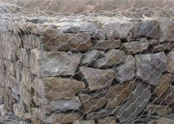 6 X 8cm Hexagon Hole Stone Gabion Mats Silver Color Galfan Wire With Diaphragms