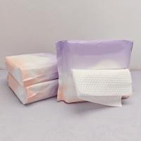 Lingettes nettoyantes pour le visage jetables hypoallergéniques en non-tissé