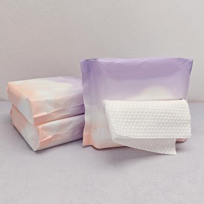 Lingettes nettoyantes pour le visage jetables hypoallergéniques en non-tissé