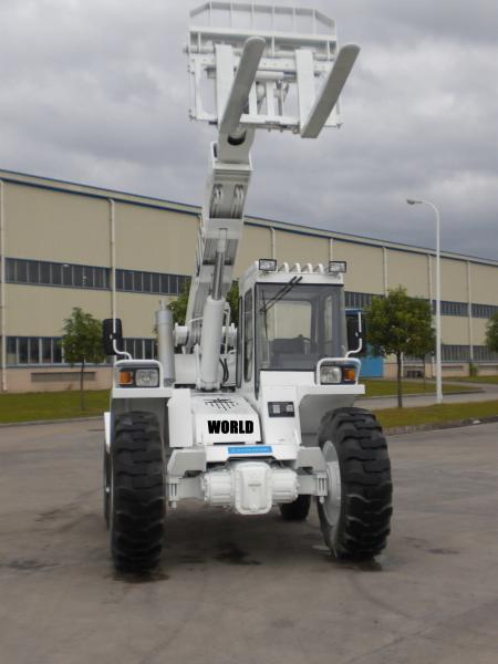 Engine Powered Hydraulic Brakes Terrain Forklift 6 Meters Maximum Lift Height