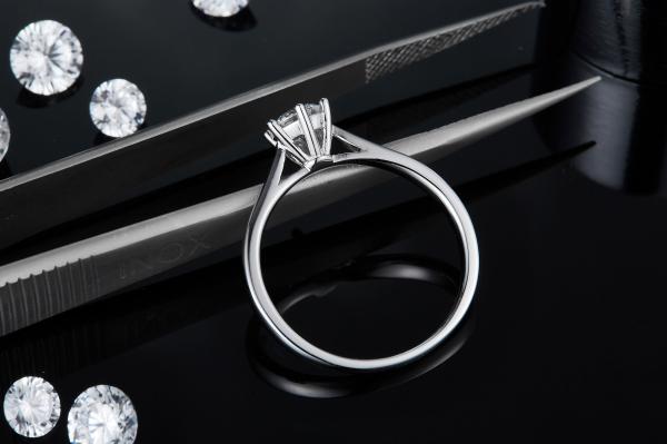 Minimalist Wedding Jewelry 9K Silver Ring Round Cut White Moissanite CZ