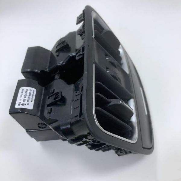 Car air Conditioner Vent A/C air Outlet Front air Outlet Center For Maserati Levante 2016-2019 OE 6700491010