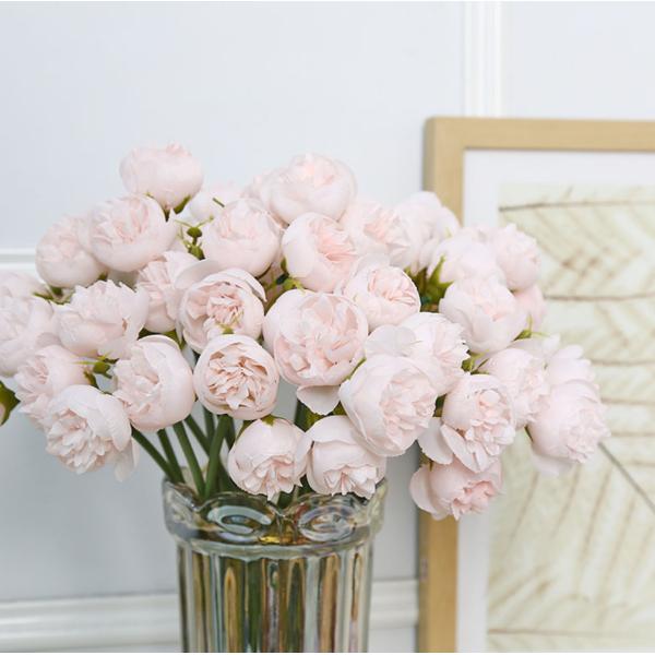 Simulation de prise de vue de mariage en rose, accessoires et ornements