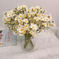 Wholesale from the manufacturer of ins chamomile artificial flower bouquets, small daisies, artificial flowers, living room decoration, table flowers, and decorative bouquets