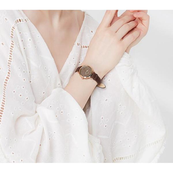 Простой элегантный кожаный ремень наблюдает женщин с движением кварца Японии