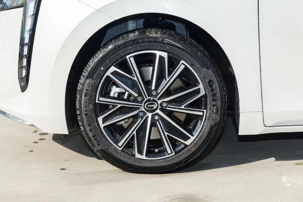 GAC Trumpchi E8 Energy 2024 Model 2.0L 150km PRO Hybrid 2.0L Engine 140HP Electric Motor 182HP Fast Charging Time h 0.5