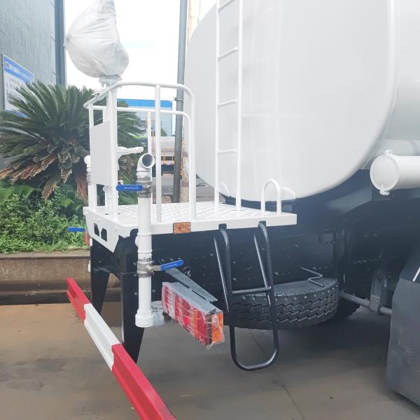 Sinotruk HOWO Water Tanker Truck 3cbm - 30cbm Water Bowser Truck