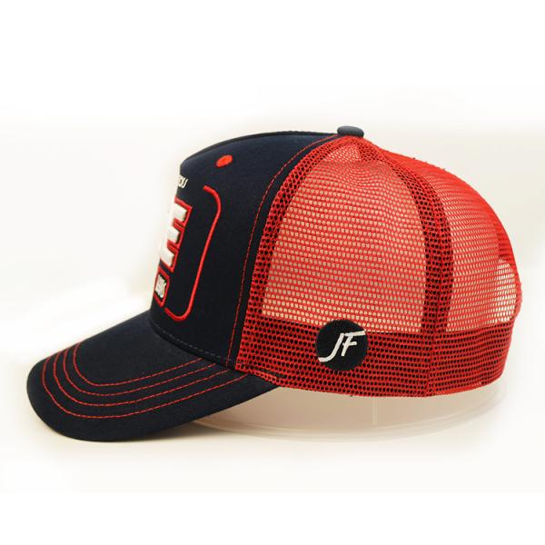 Classic 3D Embroidery Logo 5 Panel Mesh Trucker Caps For Men Light Weight