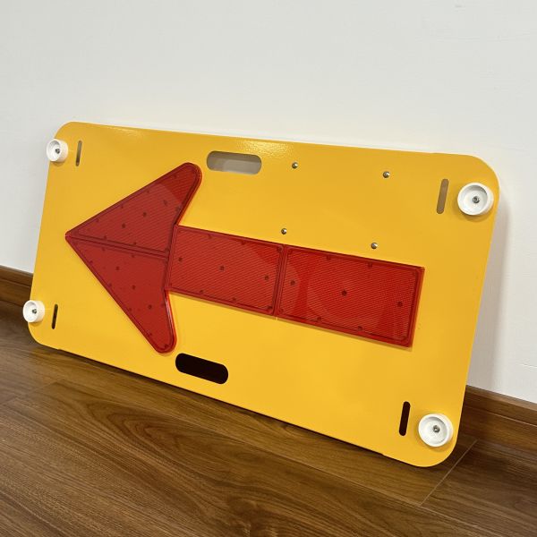 Waterproof Anti Fog LED Arrow Board