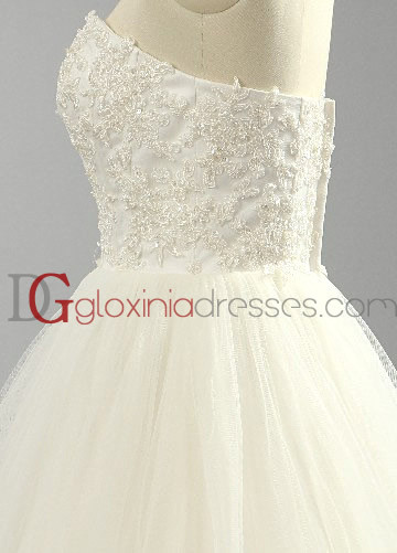 2013 A-line Sweetheart Train Lace Beaded Mesh Satin Ivory Bridal dresses BDGD1032
