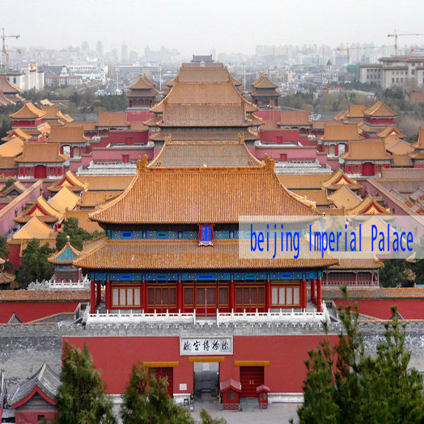 Азиатская буддийская китайская крыша орнаментирует застекленный желтый цвет украшения висков золотой