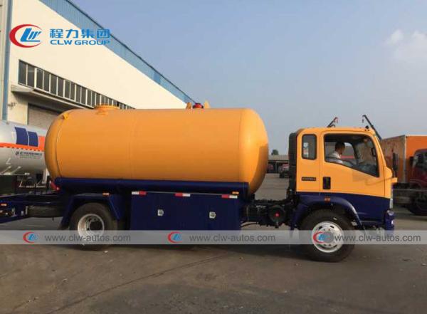Réservoir de gaz GPL HOWO 8 tonnes 4*2 Propane Bobtail Camion Camion-citerne à essence